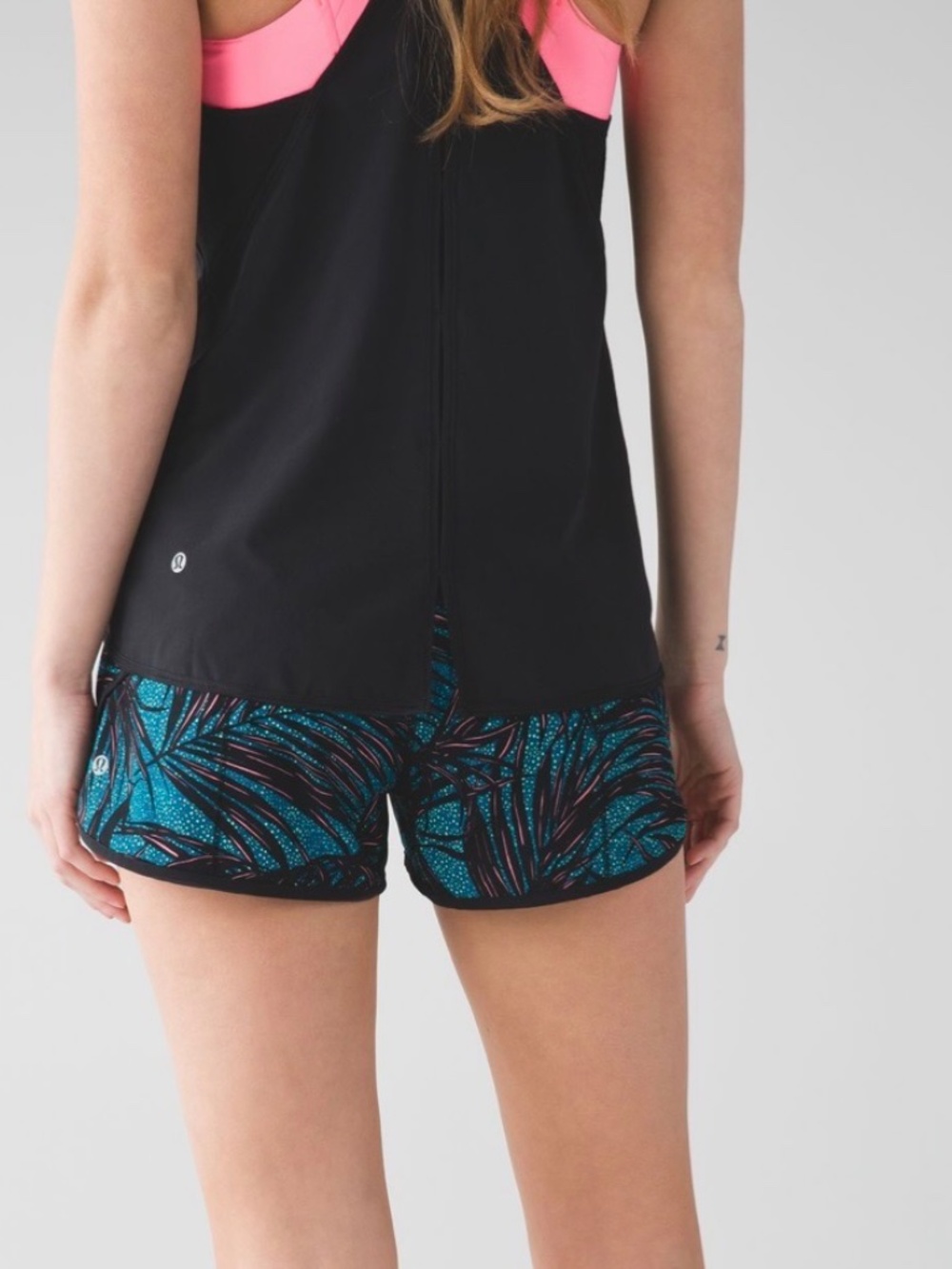 Lululemon Speed Shorts | Palm Lace Tofino Teal Multi/Black | Size 6
